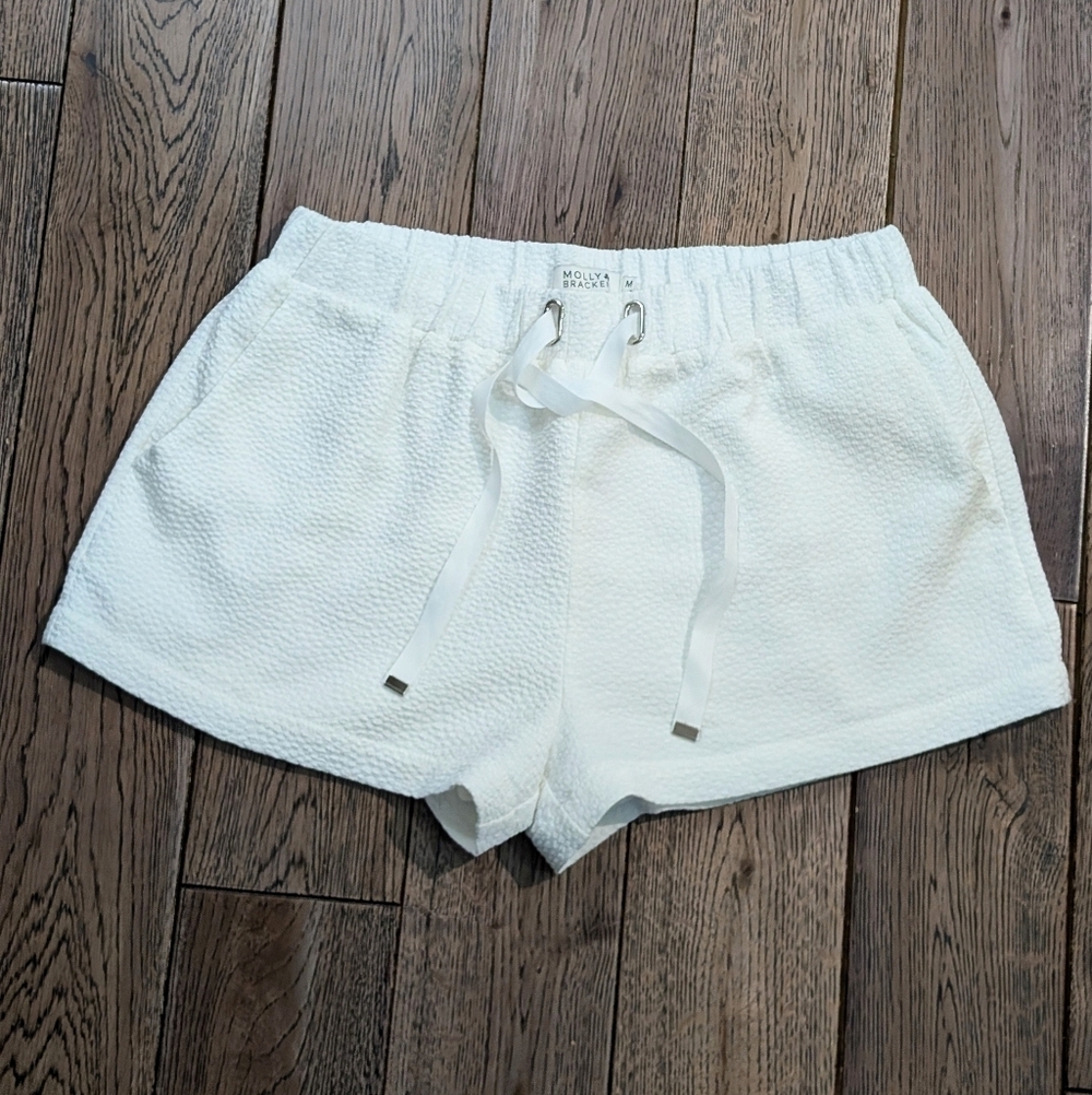 Like New! Molly Bracken textured drawstring shorts - Picture 3 of 9